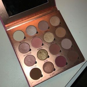 • Makeup Revolution Love is my drug palette •